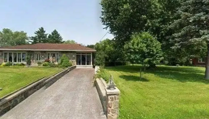 Assurances Lanoue Et Ouellet Inc -  Street View 360deg - Bedford