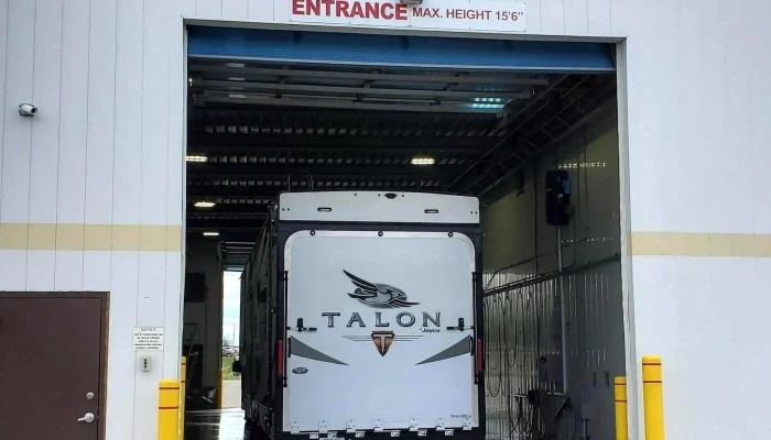 Black Diamond Car and Truck Wash - Diamond Valley