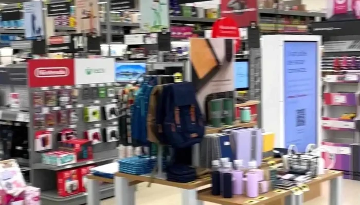 Bureau En Gros -  Videos - Beloeil