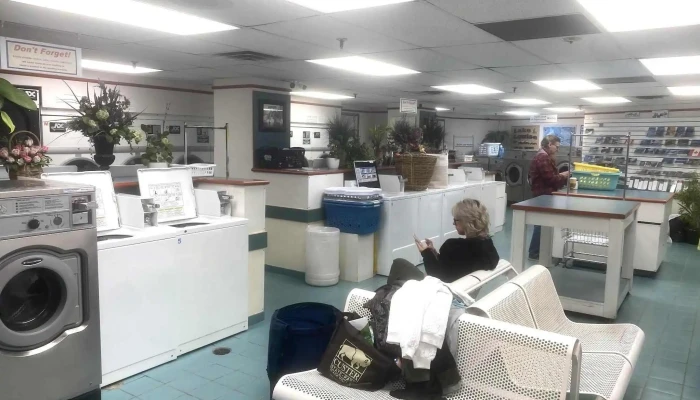 Cascade Coin Laundry -  Laundry - Banff