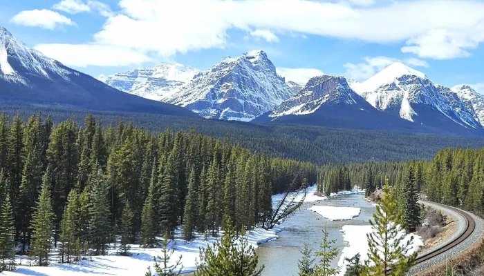 Discover Banff Tours -  Sightseeing Tour Agency - Banff