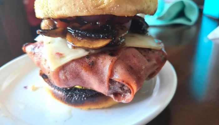 Eagles Nest Restaurant -  Burger - Bancroft