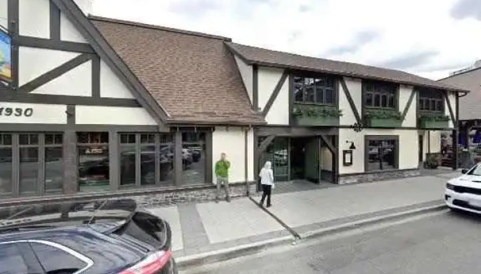 Hop On Banff Ltd Street View 360deg - Banff