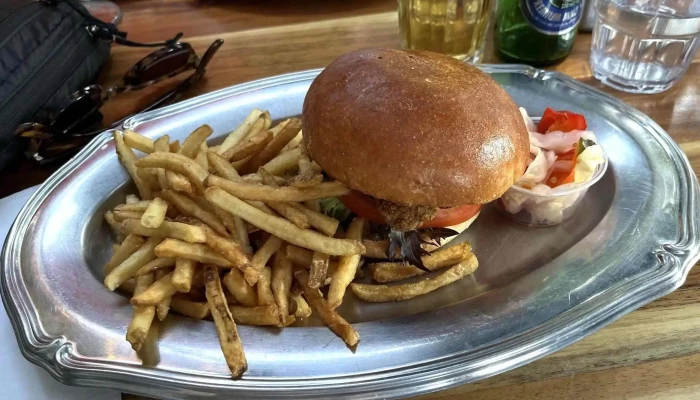 Lorange Bistro Veggie Burger - Baie-saint-paul