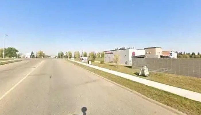 Lux Leaf Cannabis -    Blackfalds Street View 360deg - Blackfalds