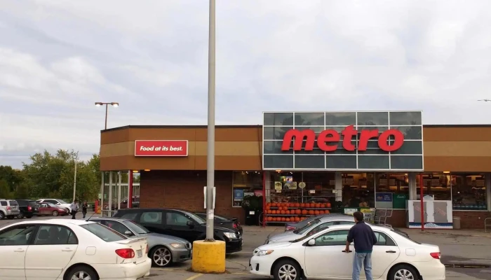 Metro - Gananoque