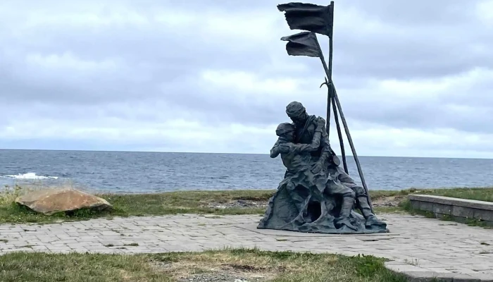 Sealers Memorial -  Reviews - Elliston