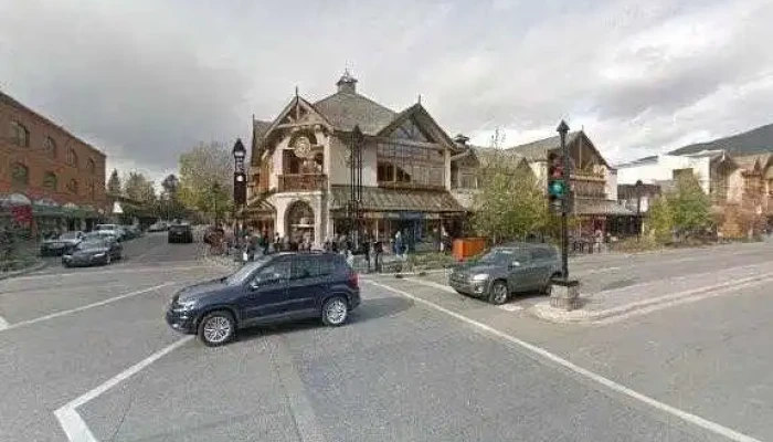 Signature Banff Tours -  Street View 360deg - Banff