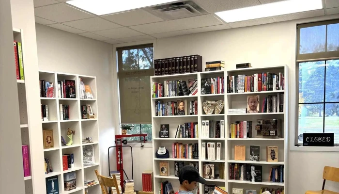 Spisherbocker Books -  Instagram - Black Diamond