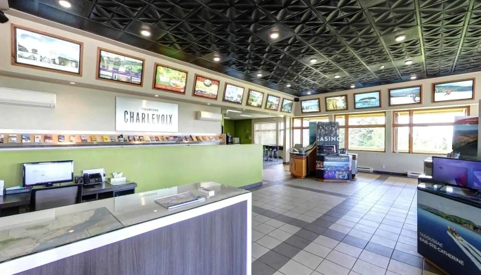Tourist Information Office Of Charlevoix -  Inside - Baie-saint-paul